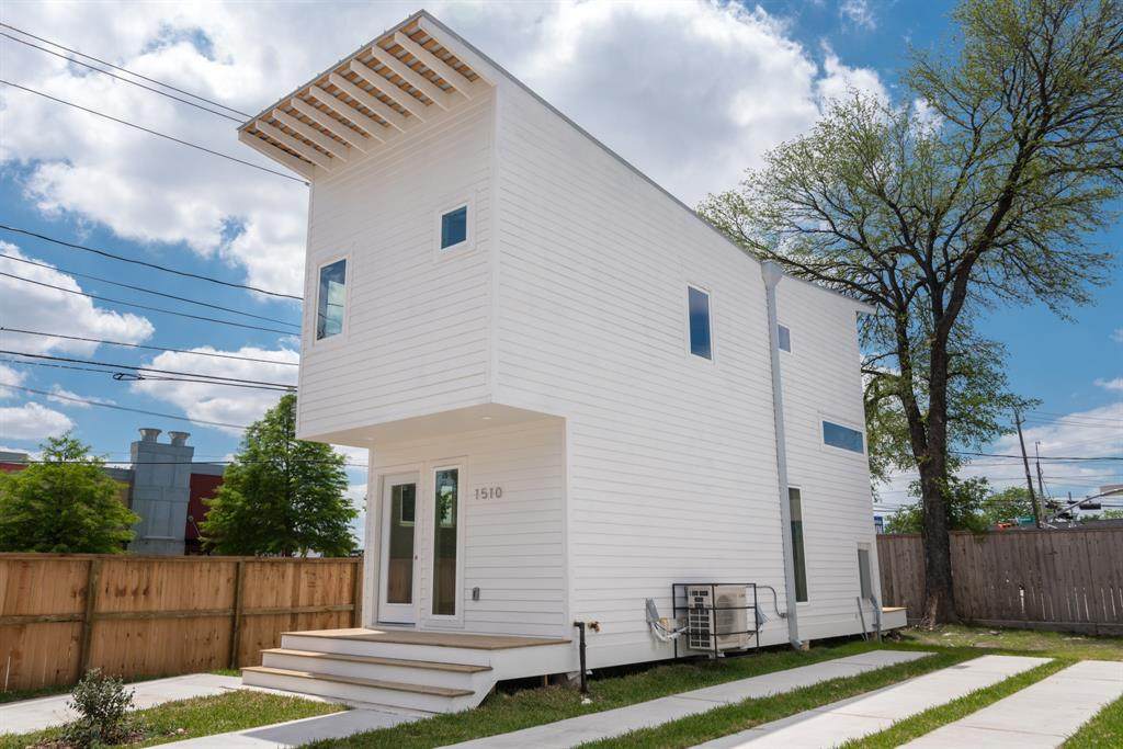 1508 Dumble Street - Photo 1