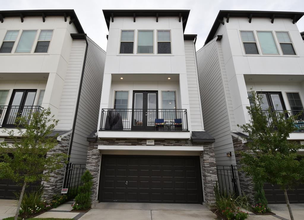 1010 24th Street - Photo 1