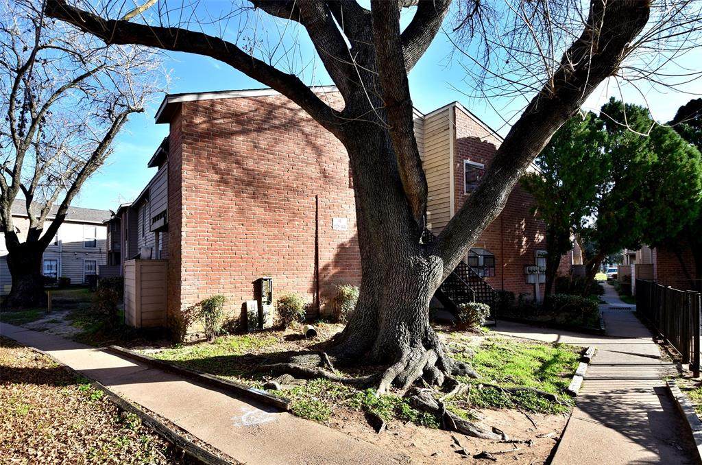 10601 South Drive - Photo 1