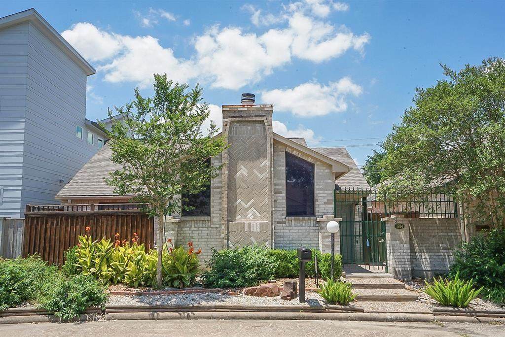 1914 Hunters Trace Street - Photo 1