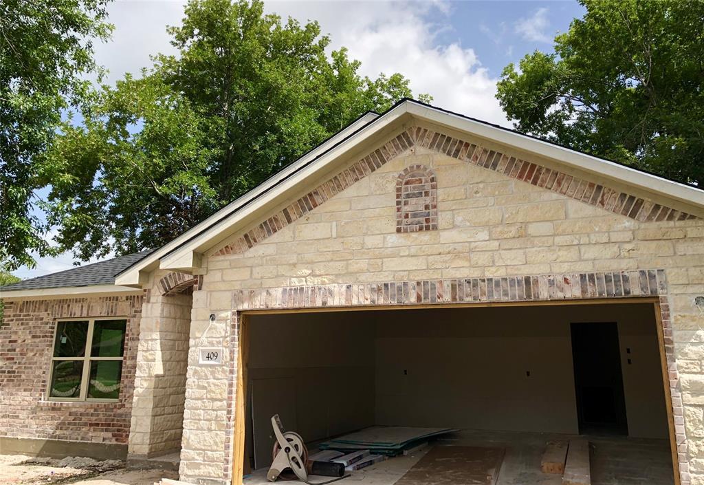 409 Elm Lake Drive - Photo 1