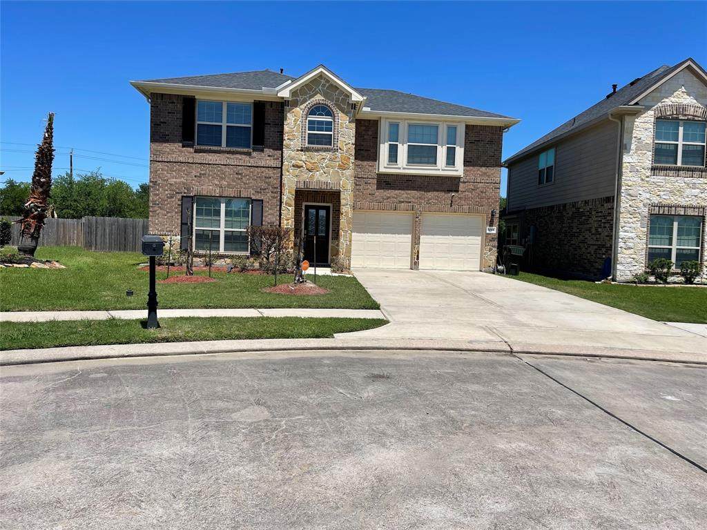 5011 Cove Court - Photo 1