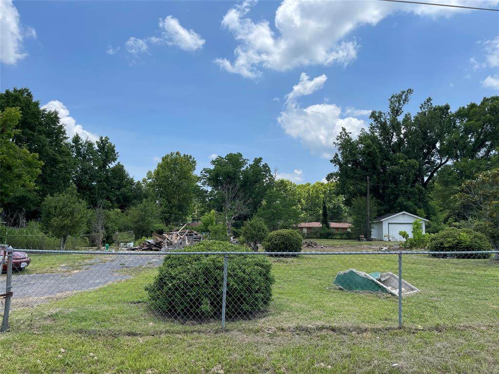 910 Vine Street - Photo 1