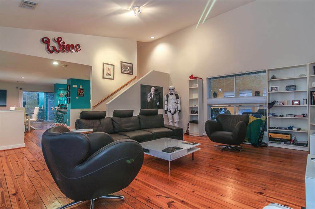 1117 Buckner Street - Photo 1