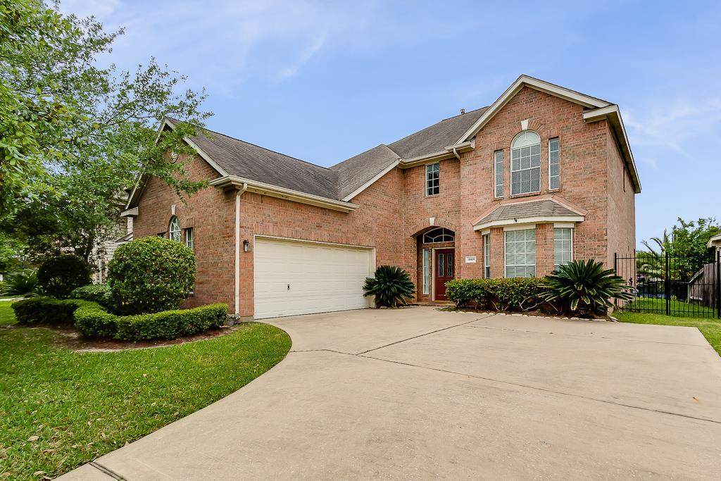 10019 Lakeside Gables Drive - Photo 1