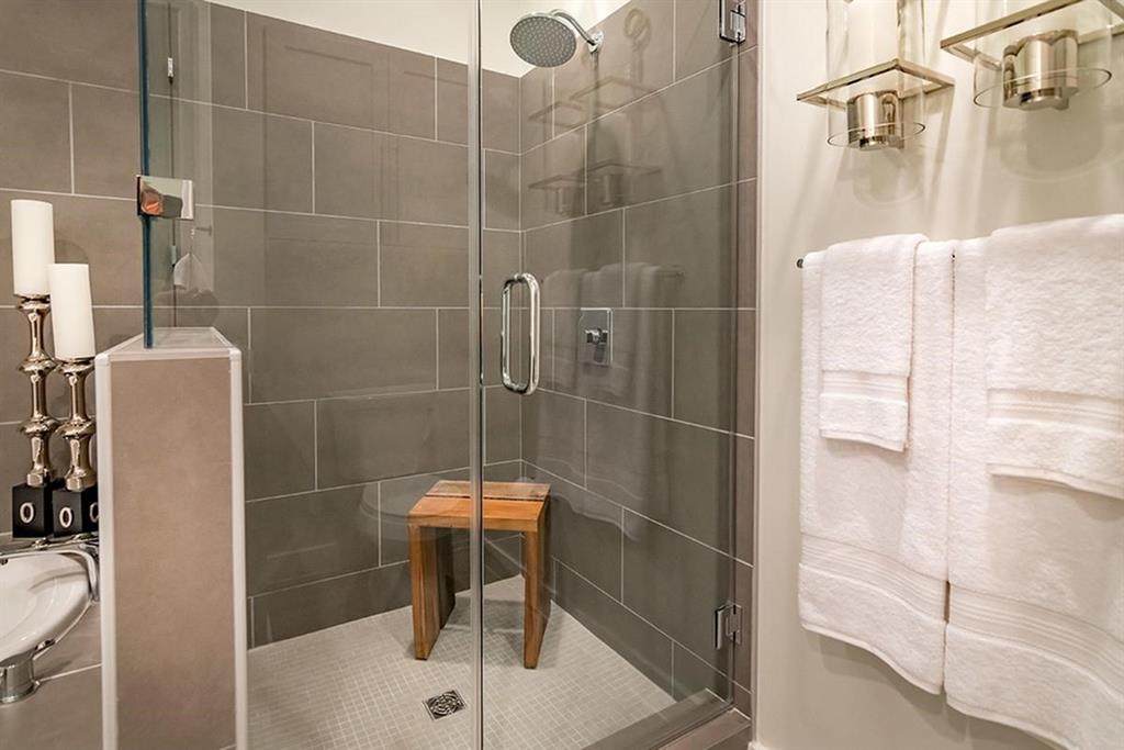 1111 Rusk Street - Photo 1