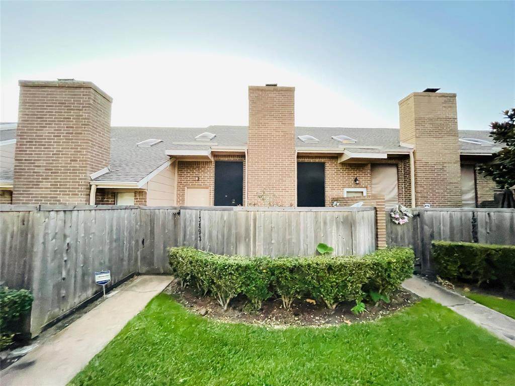 13892 Hollowgreen Drive - Photo 1