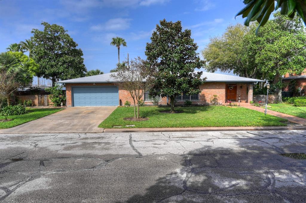 1109 Harbor View Drive - Photo 1