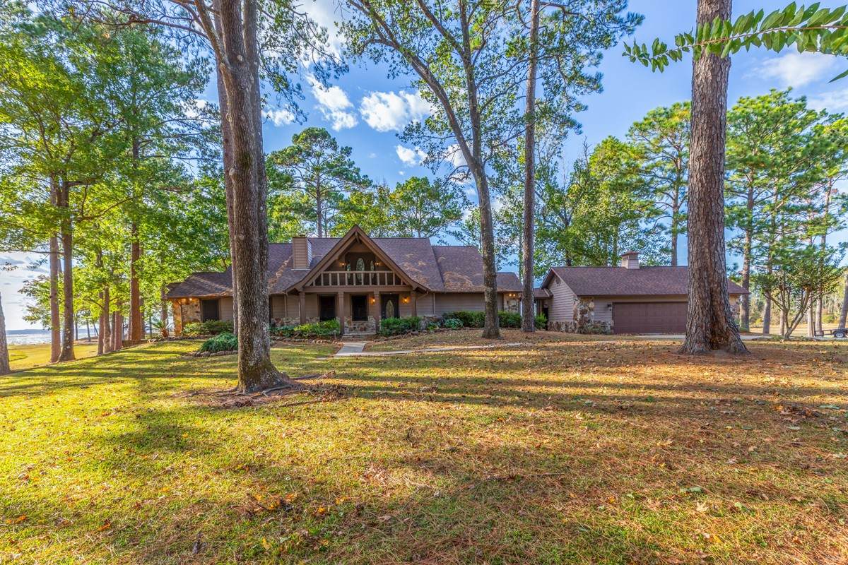 331 Shoreline Drive - Photo 1