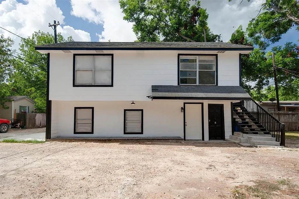 2206 Avenue M - Photo 1
