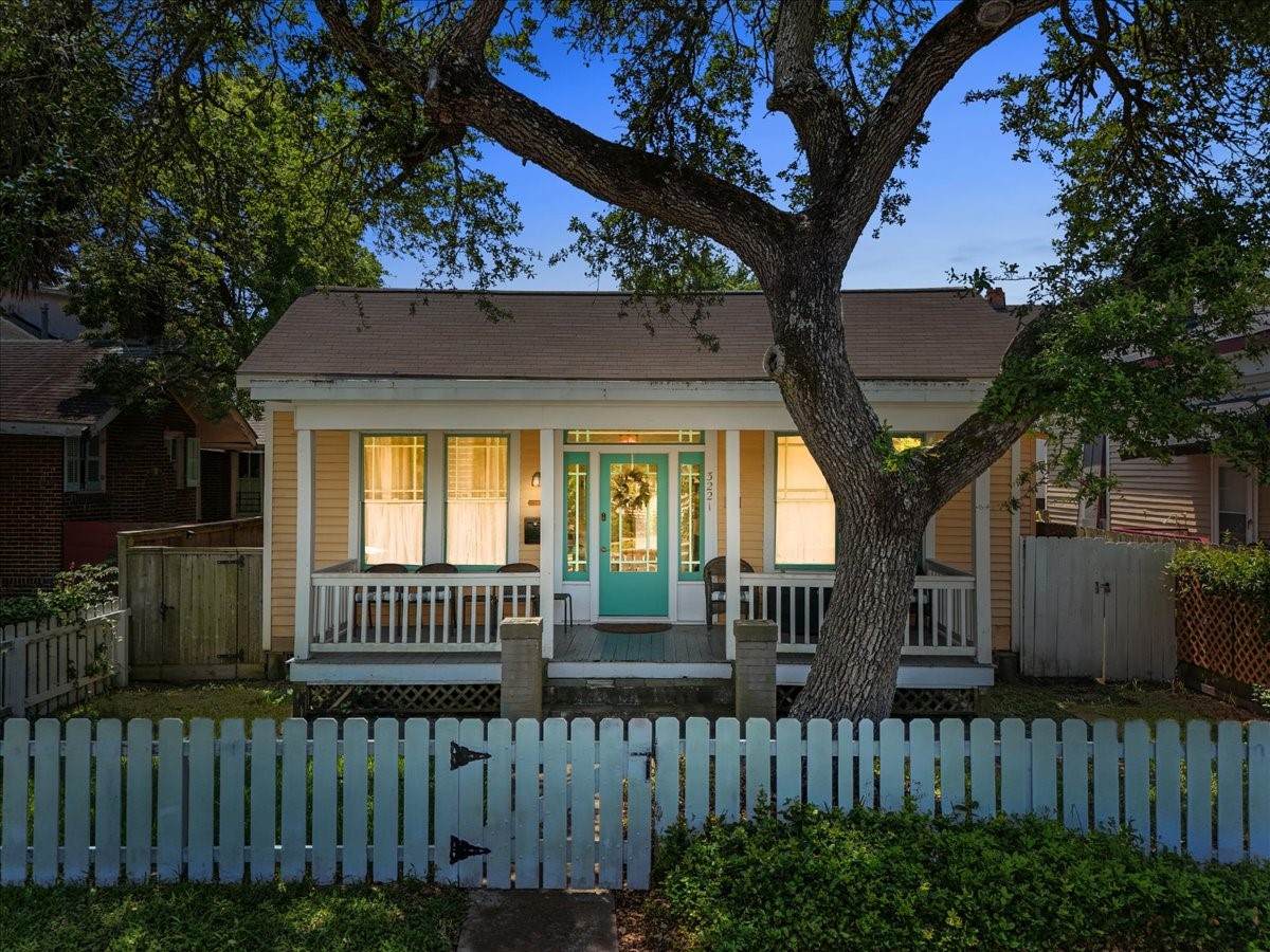 3221 Ursuline Street - Photo 1