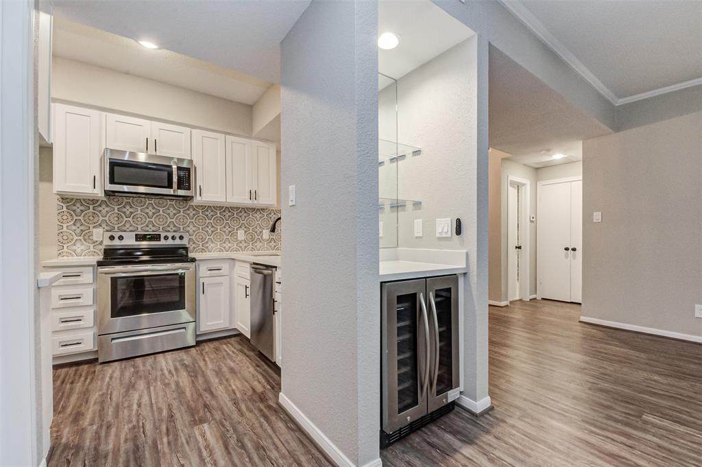 724 Bering Drive - Photo 1