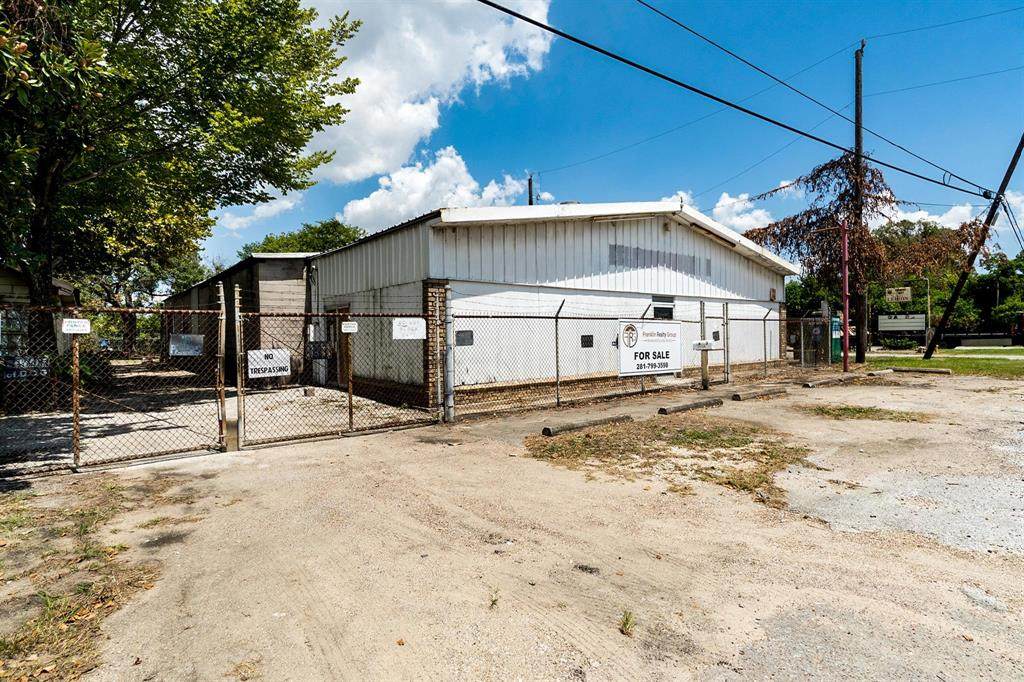 16413 Market Street - Photo 1