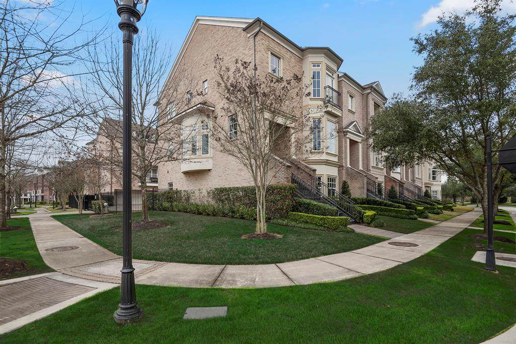 3 Colonial Row Drive - Photo 1
