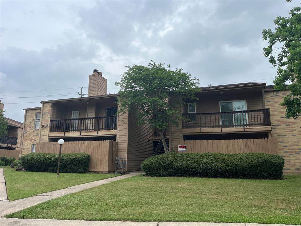 10555 Turtlewood Ct - Photo 1