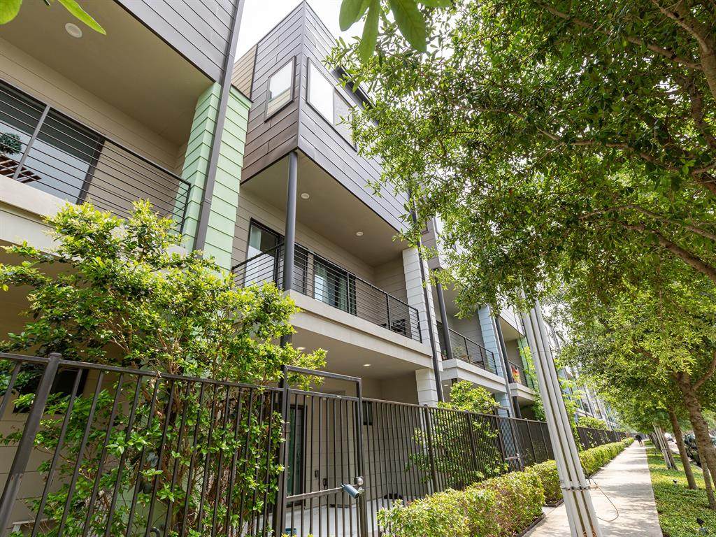 2711 St Emanuel Street - Photo 1