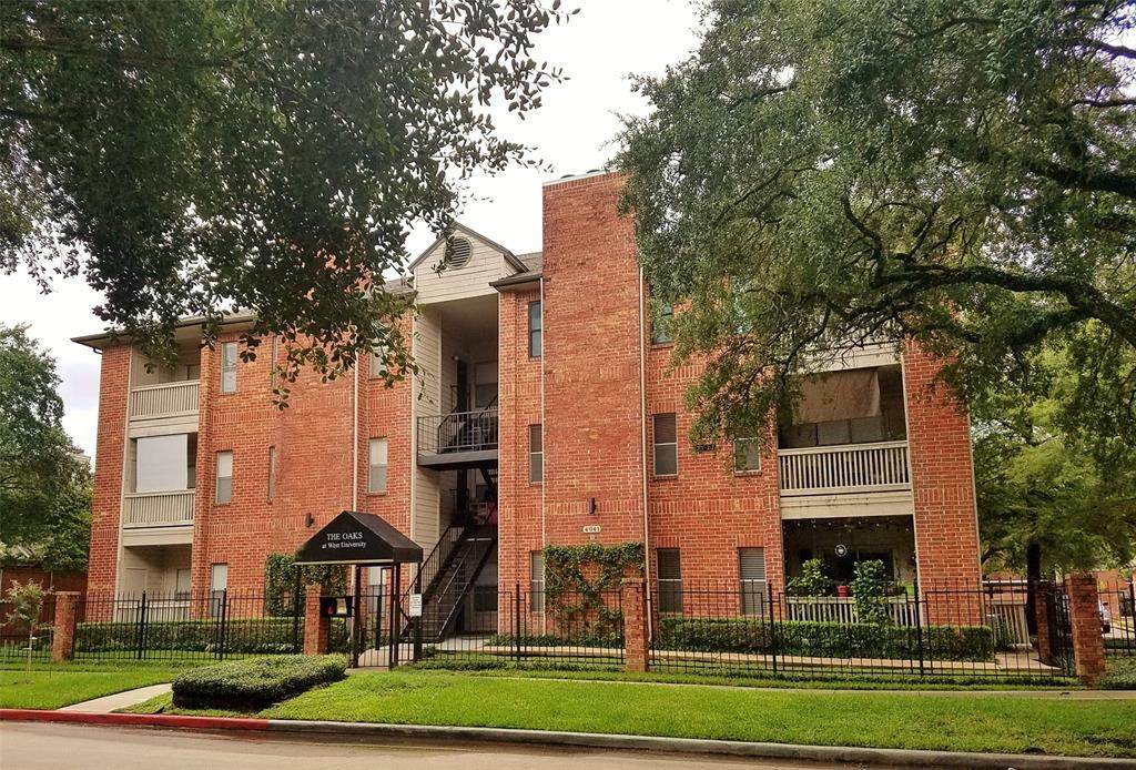 4041 Drake Street - Photo 1