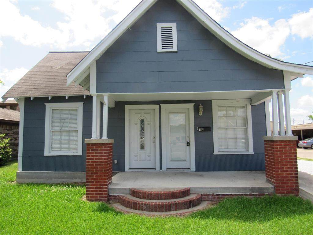 108 Bonham Avenue - Photo 1