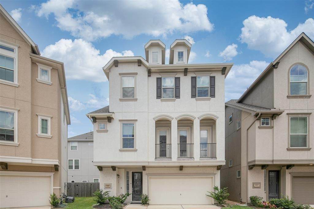 2011 Royal Landing Drive - Photo 1