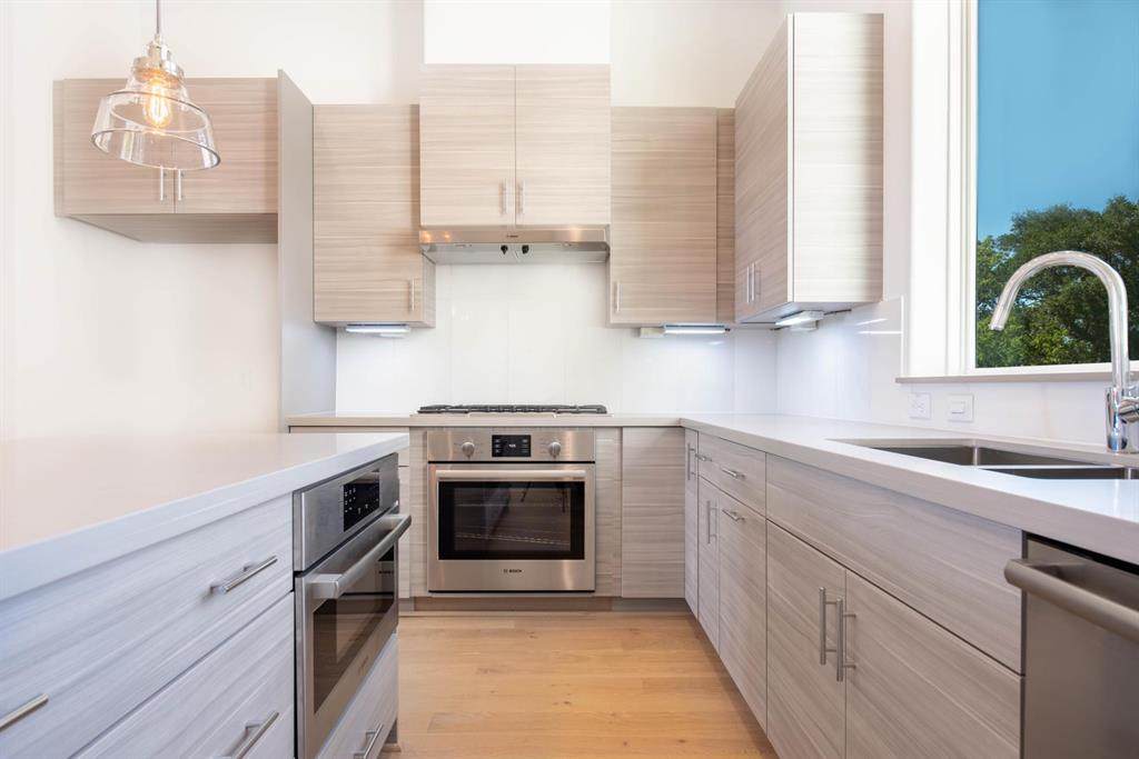 7F North Saint Charles Street - Photo 1