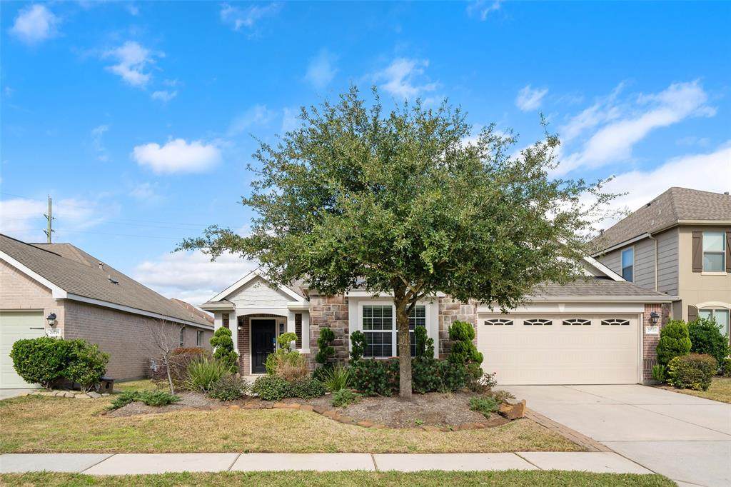 29723 Legends Green Drive - Photo 1