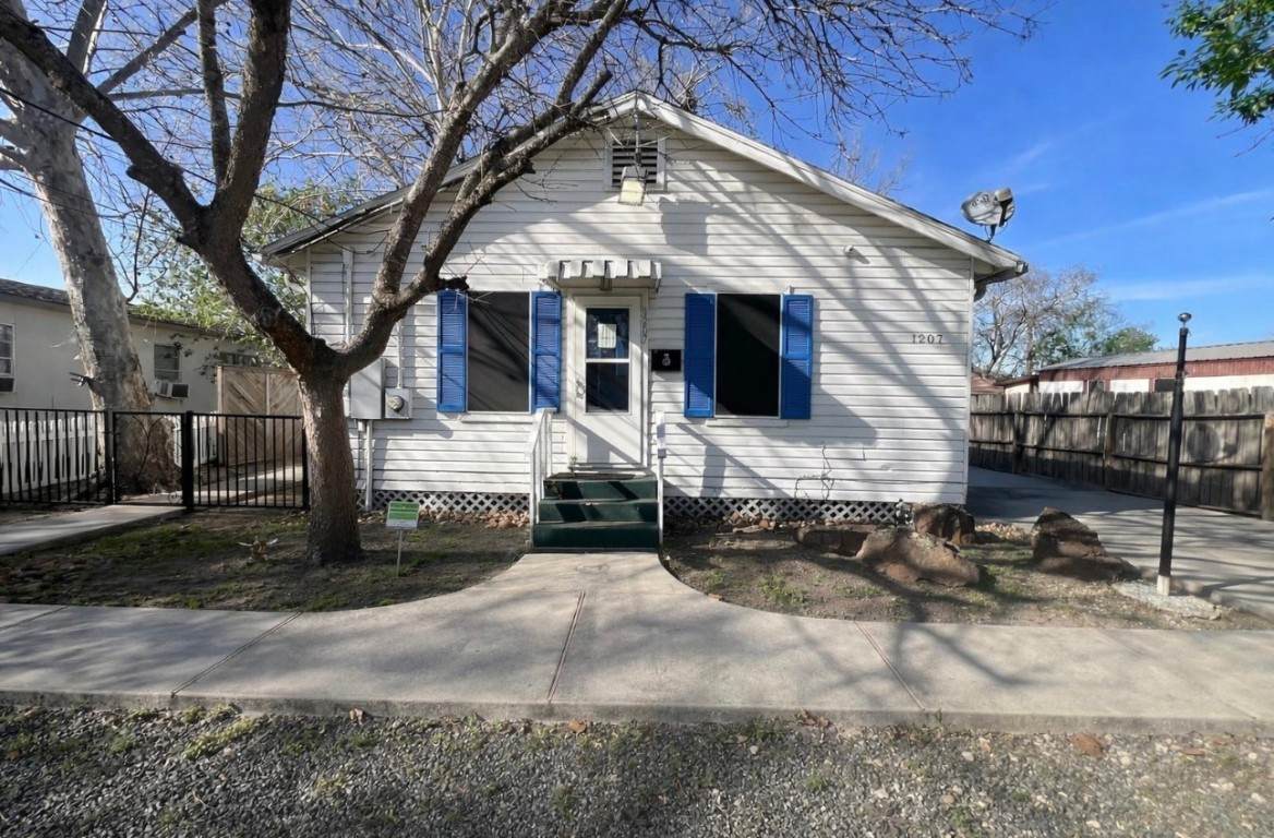 1207 Ferguson Street - Photo 1