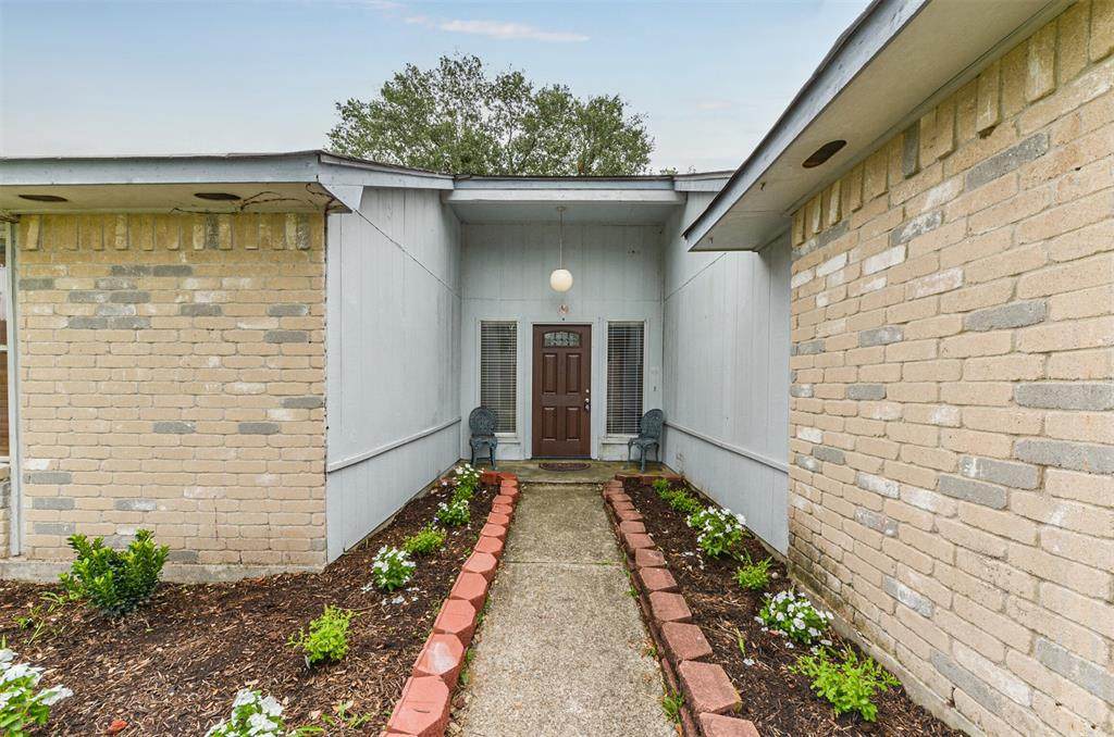2407 Bisontine Street - Photo 1