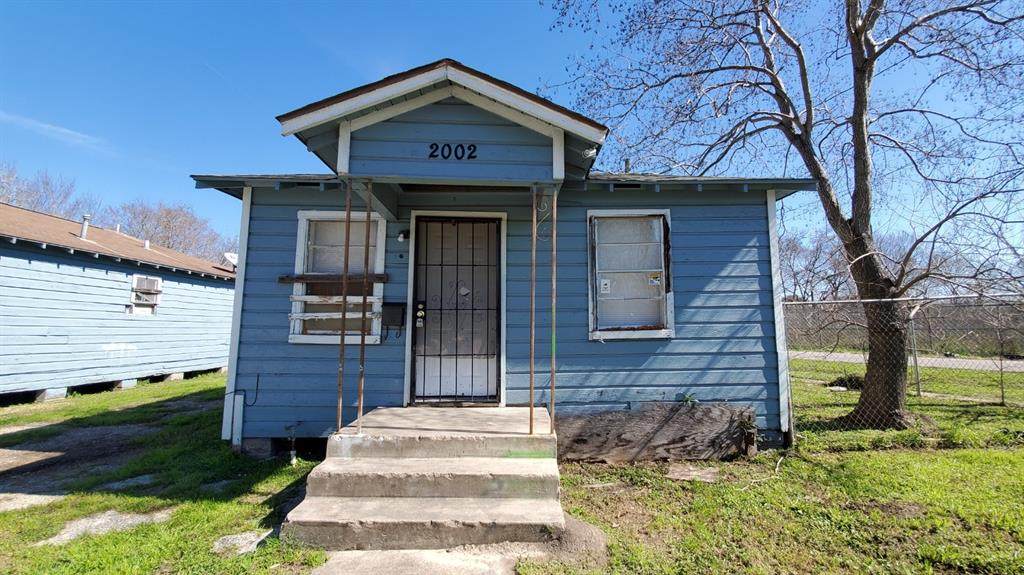 2002 Bleker Street - Photo 1