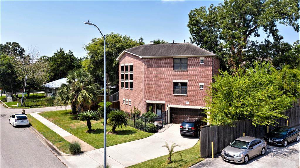 935 Algregg Street - Photo 1