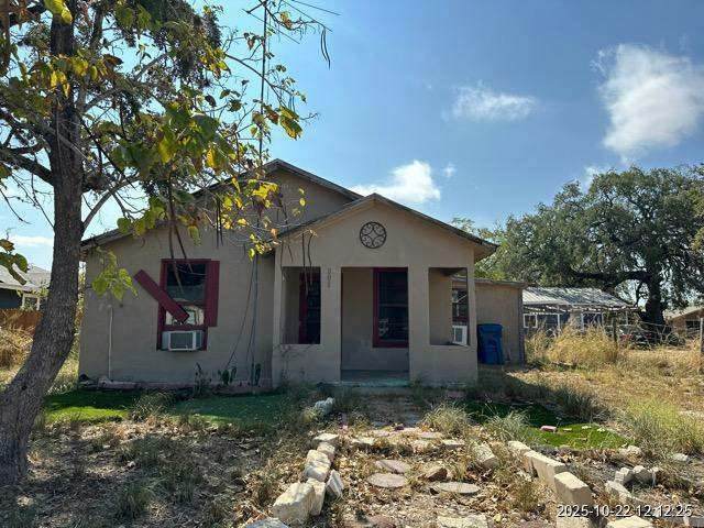 808 Bowen Street - Photo 1