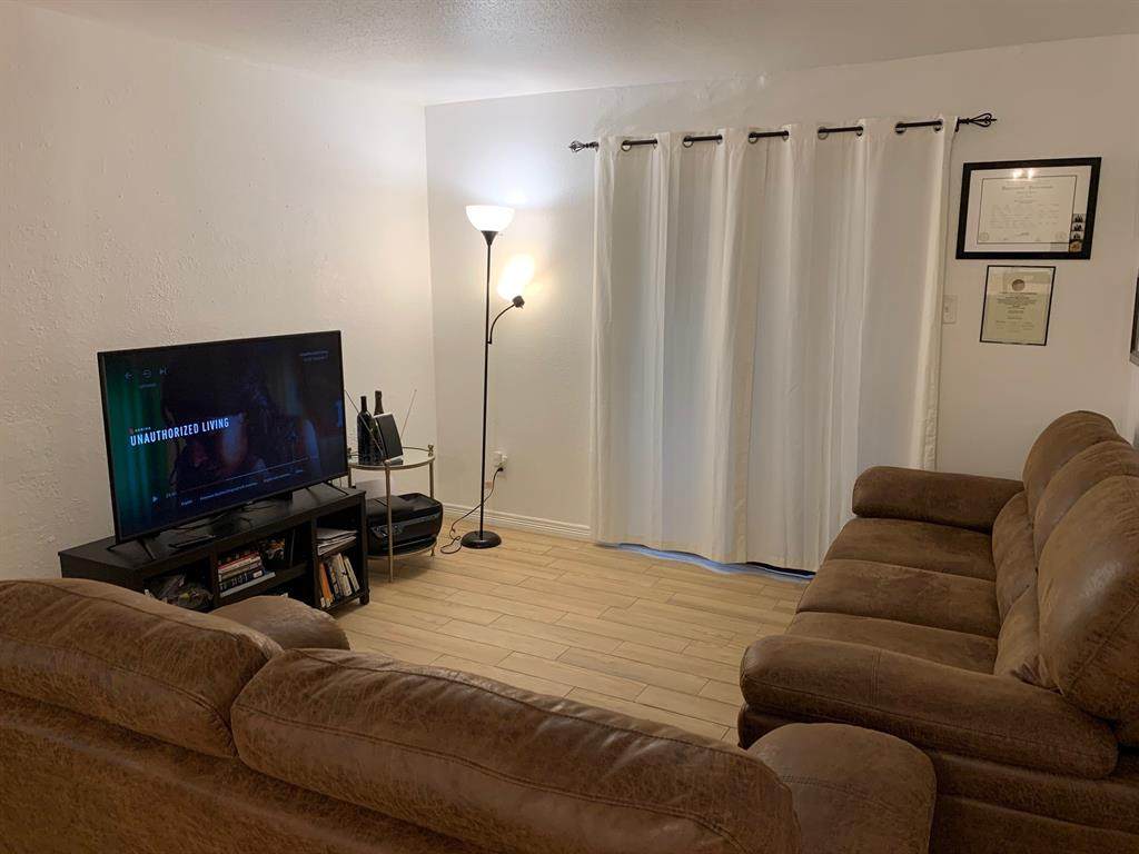 7200 Clarewood Drive - Photo 1