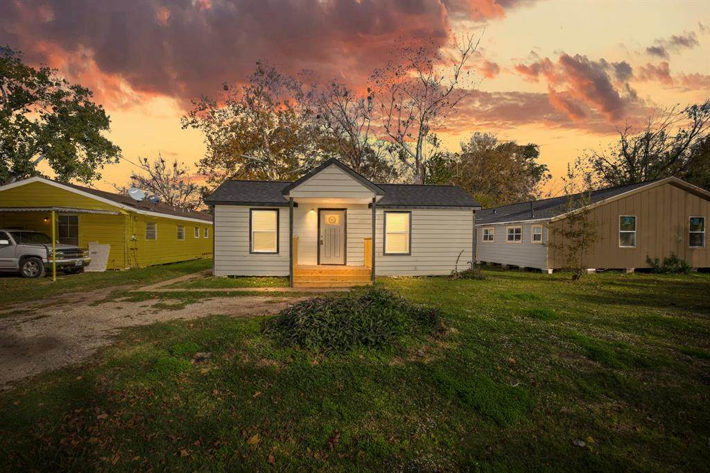 820 Arcola Street - Photo 1