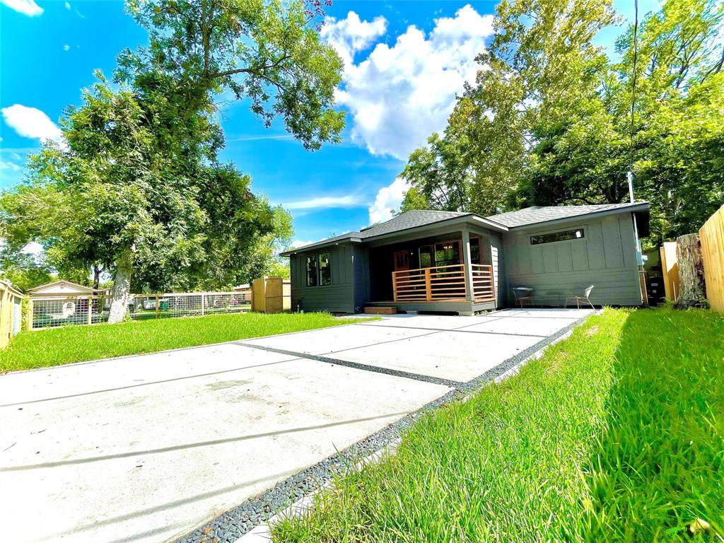 2430 Hitchcock Street - Photo 1