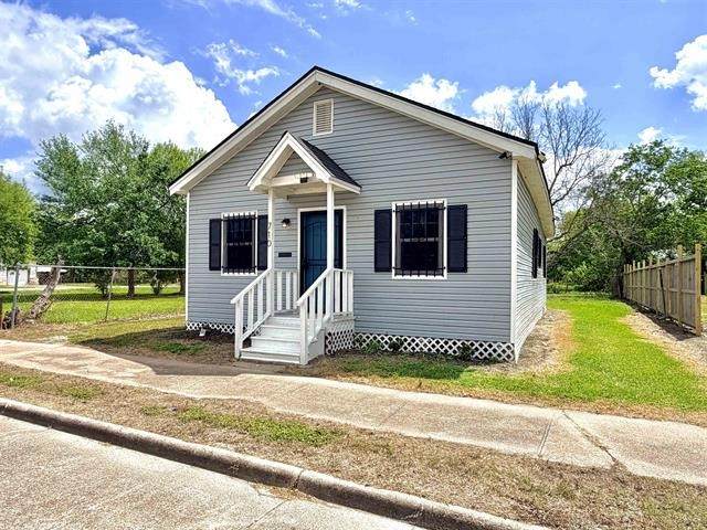 710 14th Street - Photo 1
