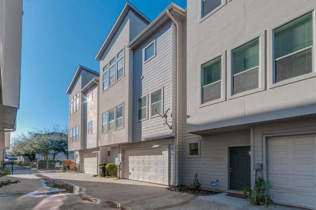 1906 Fletcher Street - Photo 1