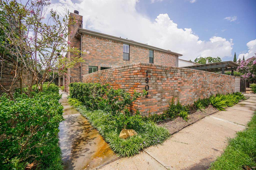 1902 Potomac Drive - Photo 1