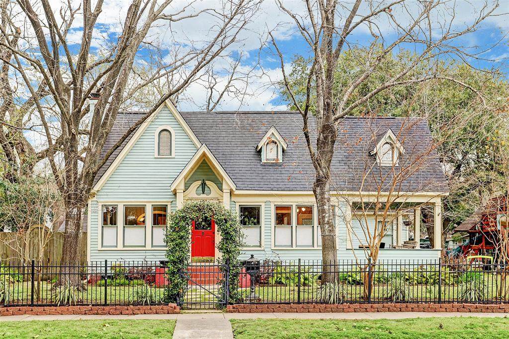 405 Woodland Street - Photo 1