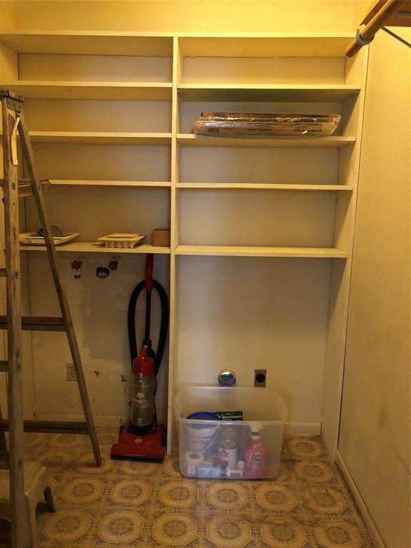 208 County Road 2146 - Photo 1