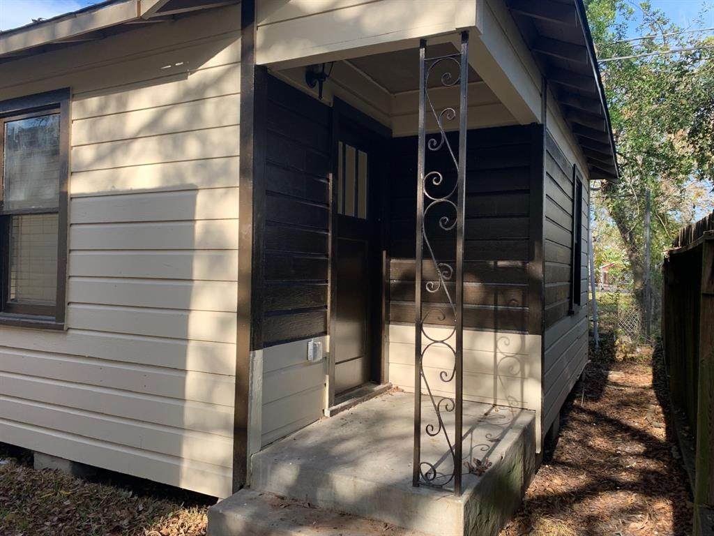 3007 Cleburne Street - Photo 1