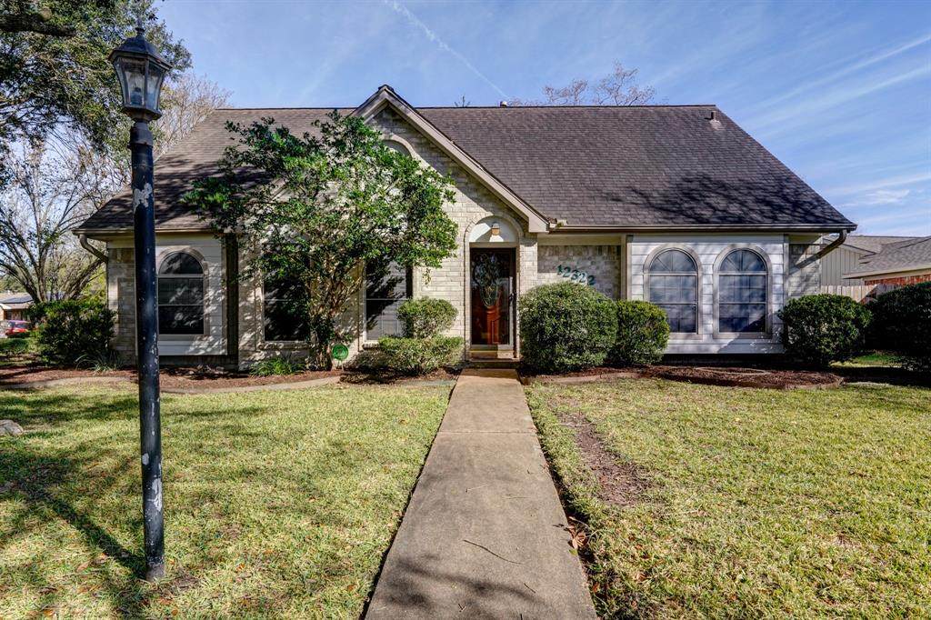 12322 Huntington Field Drive - Photo 1