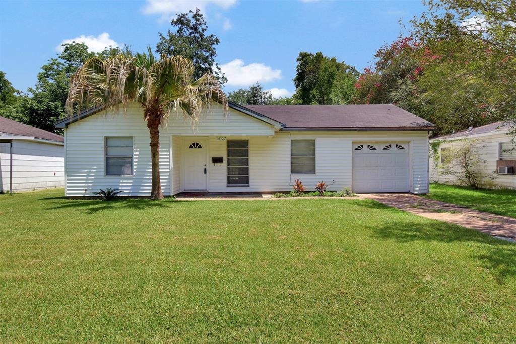 1307 Choate Circle - Photo 1