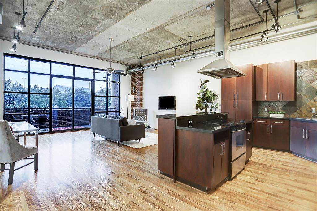 505 Bastrop Street - Photo 1