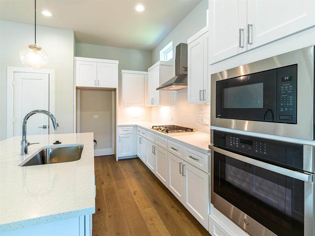 838 Fisher Street - Photo 1