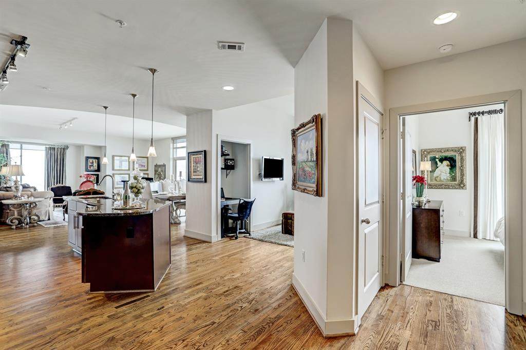 1400 Mckinney Street - Photo 1