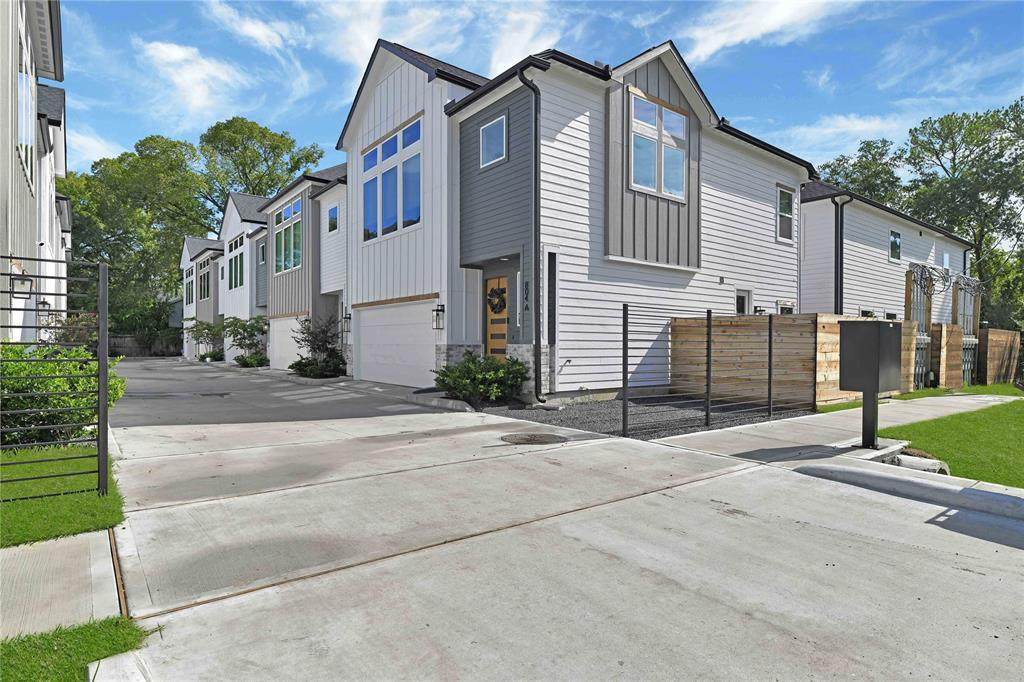 804 Woodcrest Drive - Photo 1