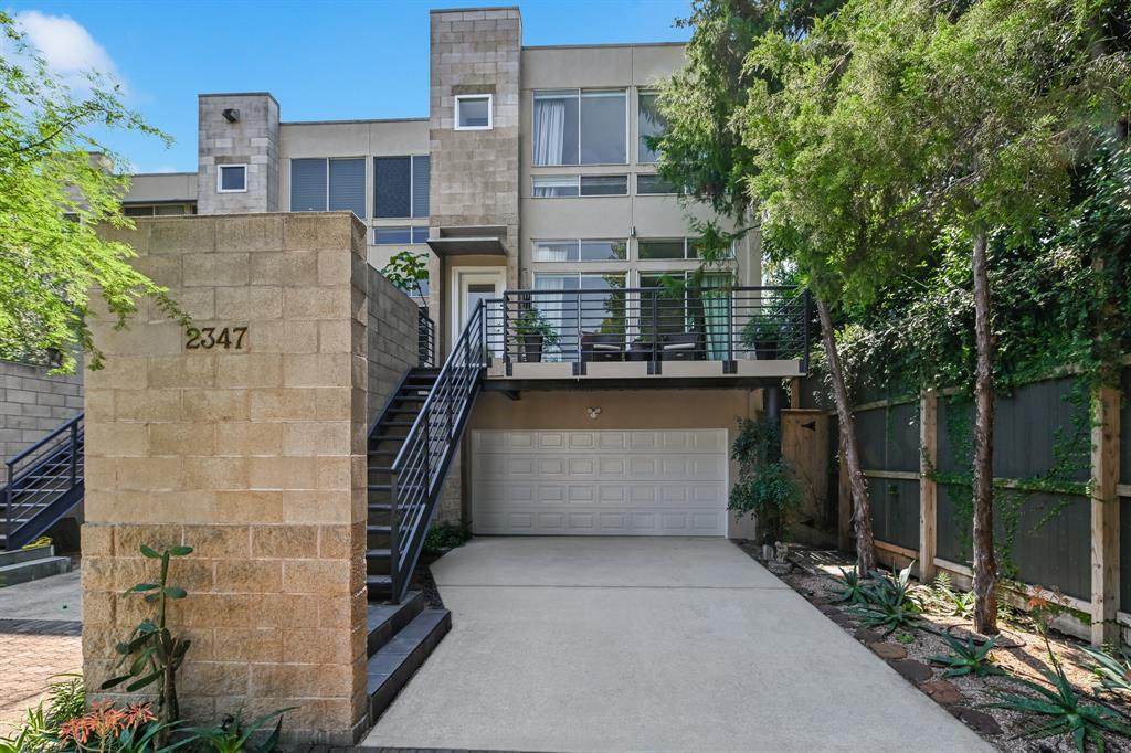 2347 Bartlett Street - Photo 1