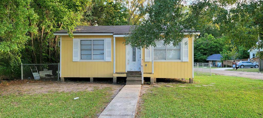 915 Martin Luther King Drive - Photo 1