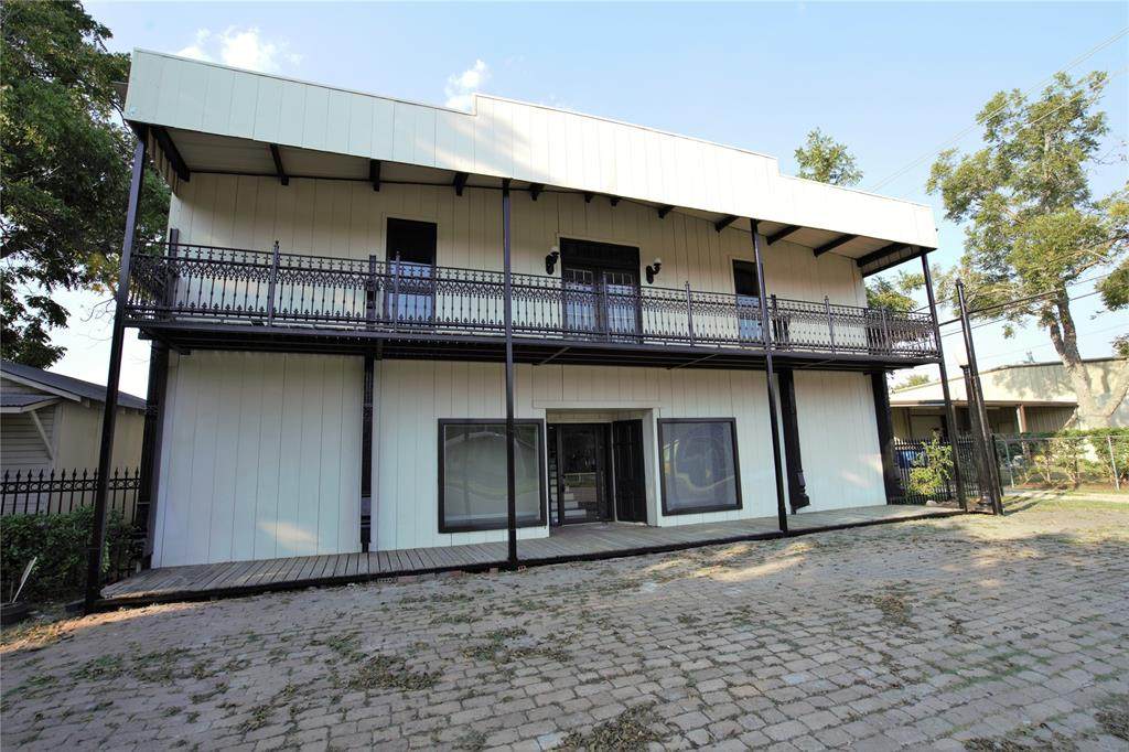 1405 Avenue I - Photo 1