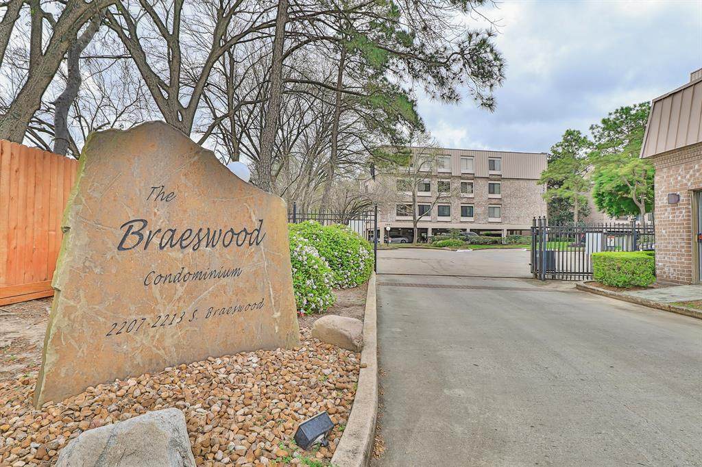 2207 Braeswood Boulevard - Photo 1