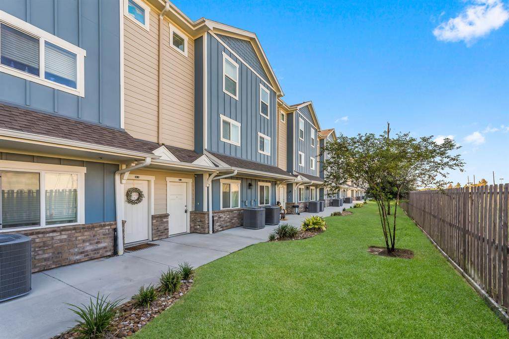 21155 Gosling Road - Photo 1
